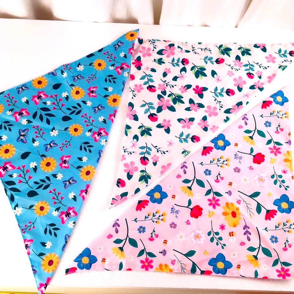 🐶 Floral Triangle Bandanas Set - Blue, Pink, White Background